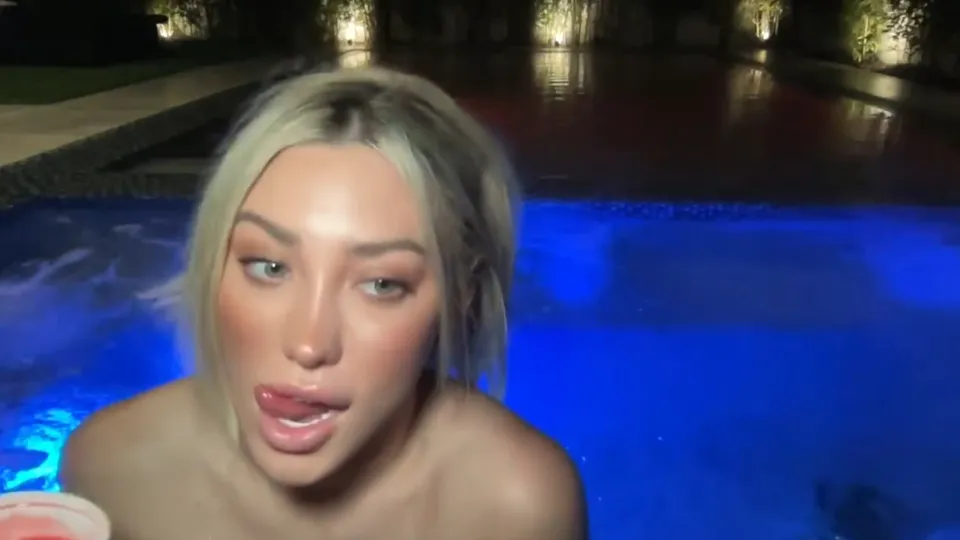 Stefanie Knight Nude Pool Livestream Video Leaked